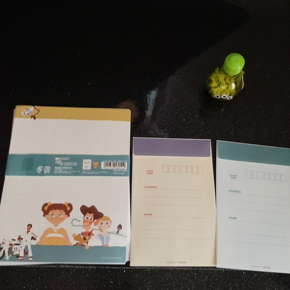 Toy Story 4 Letter Set with Little Green Alien Erasers. - Picture 7 of 7